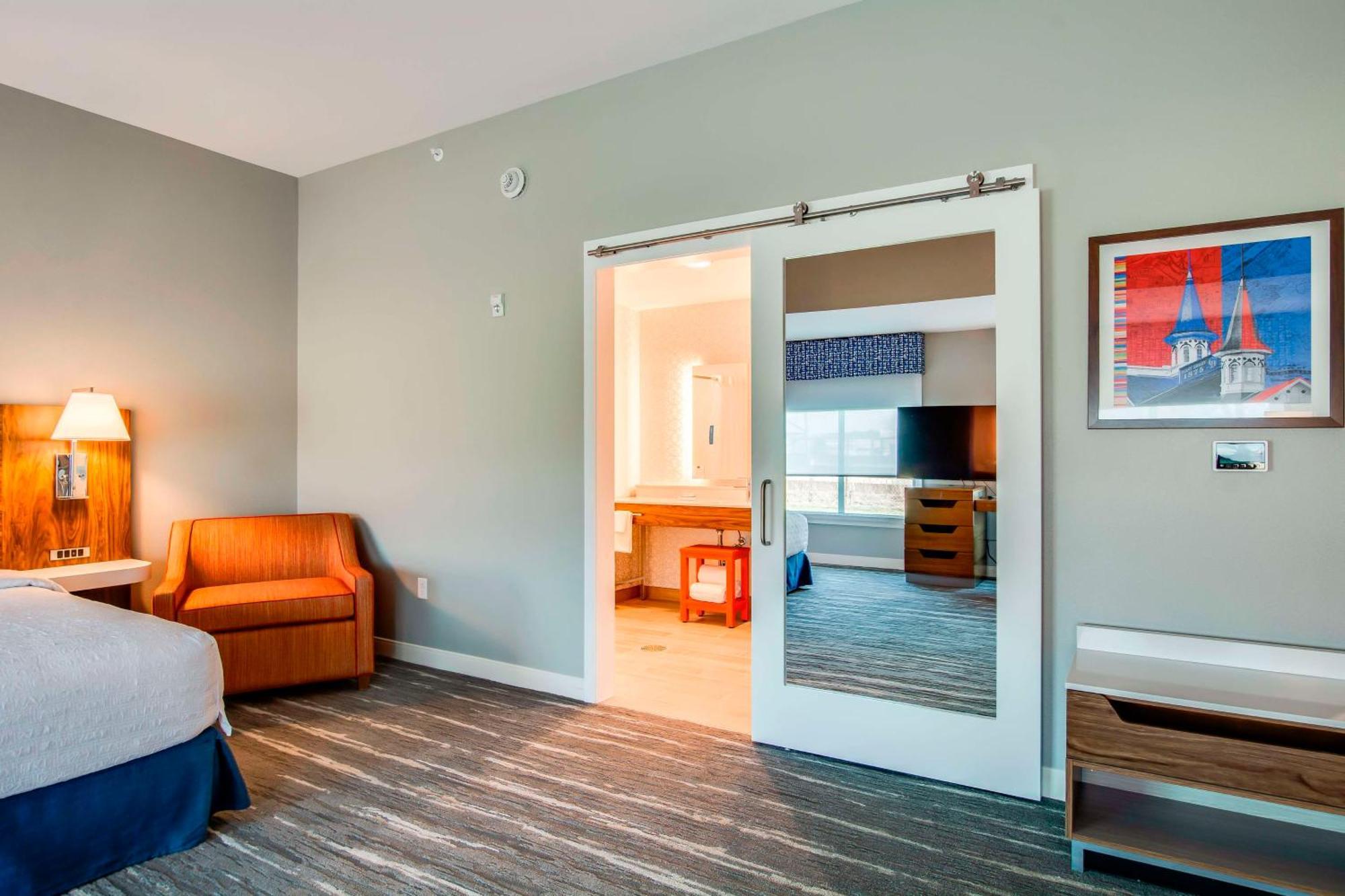 Hampton Inn & Suites By Hilton Louisville East Oxmoor Buitenkant foto