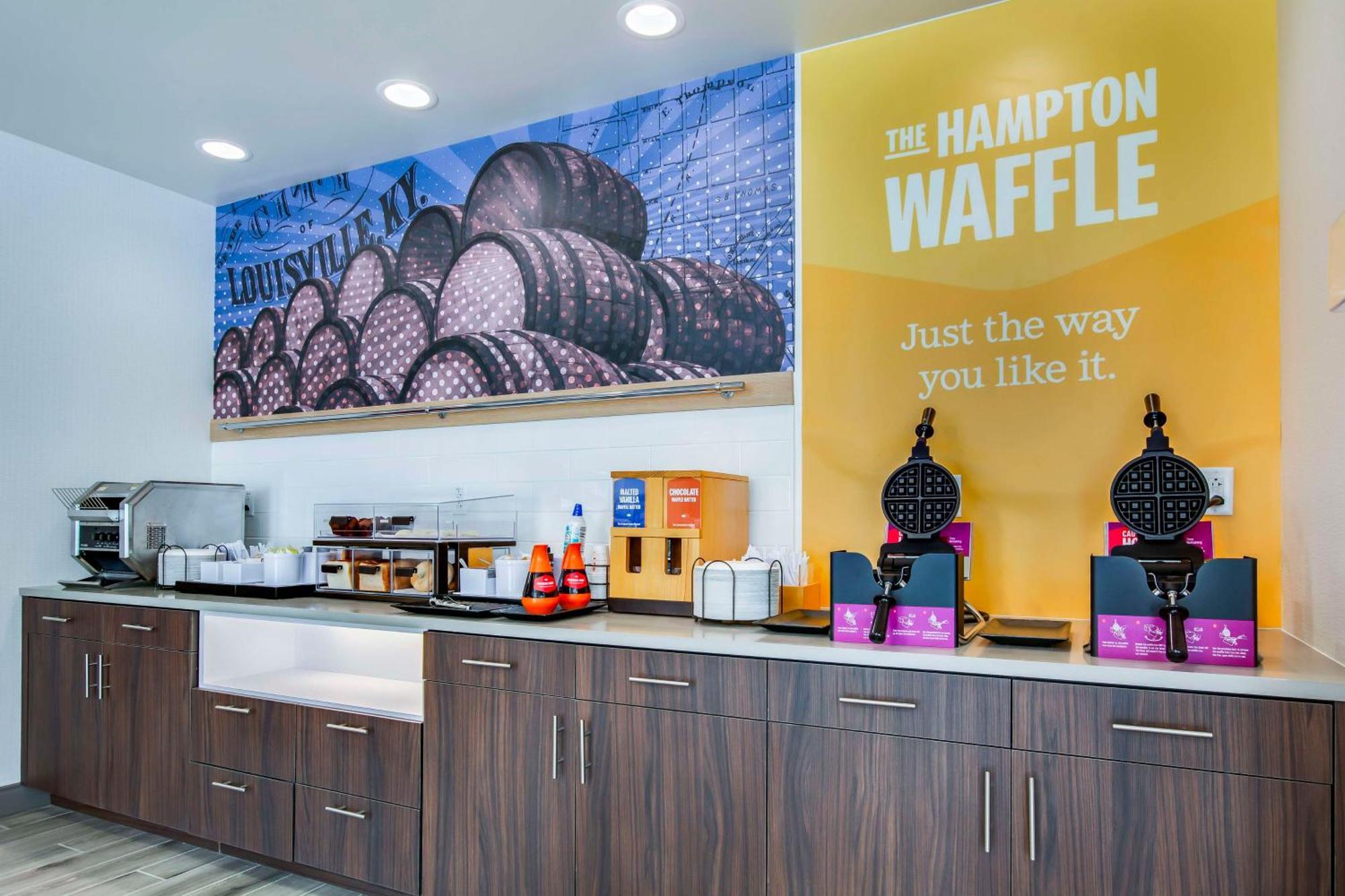 Hampton Inn & Suites By Hilton Louisville East Oxmoor Buitenkant foto